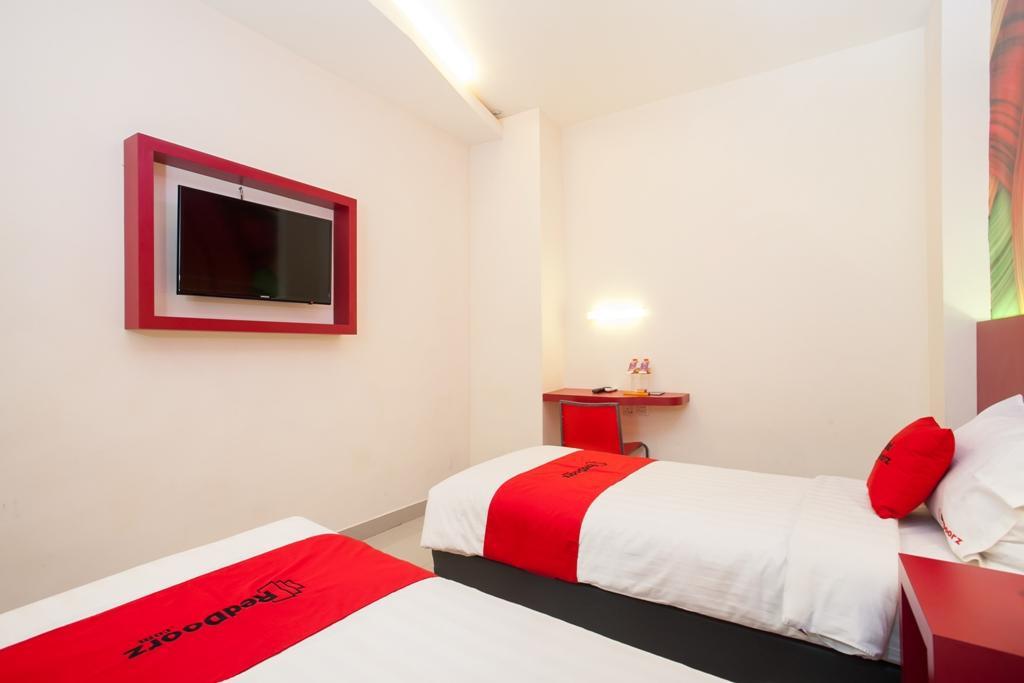 Reddoorz Near Hawaii Water Park Hotel Malang Bagian luar foto