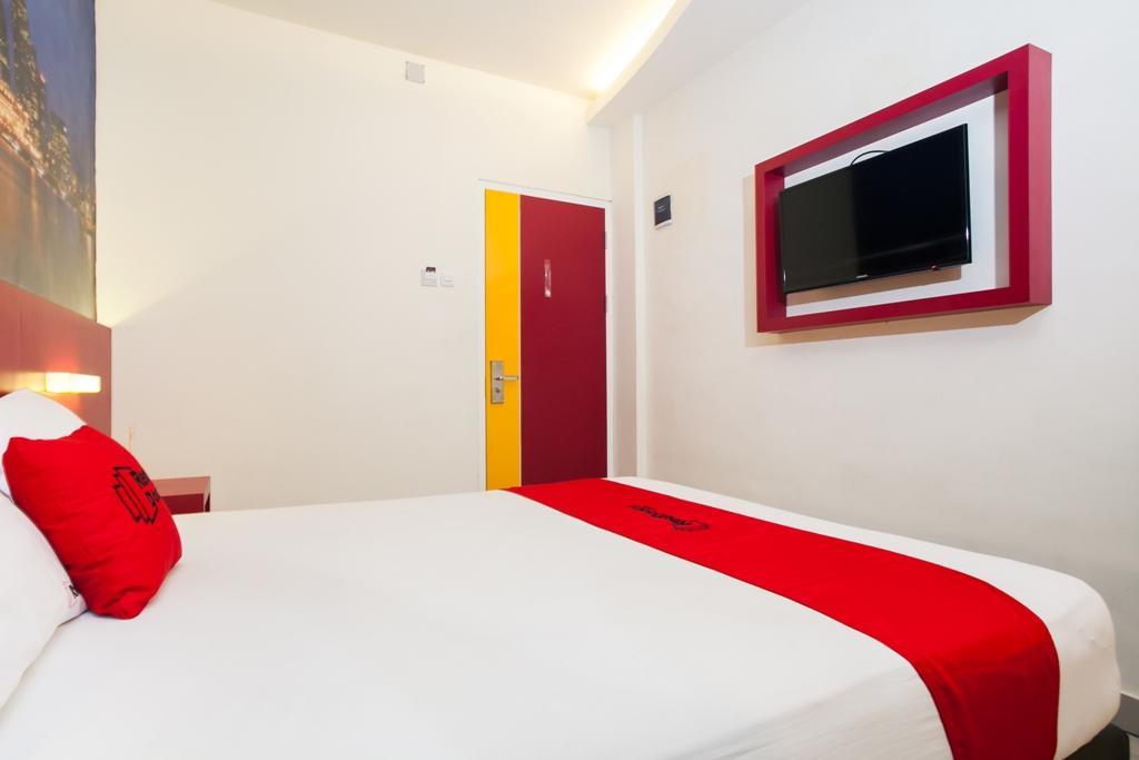 Reddoorz Near Hawaii Water Park Hotel Malang Bagian luar foto